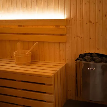 Wellness W Hot Tub, Cleaning Included *
